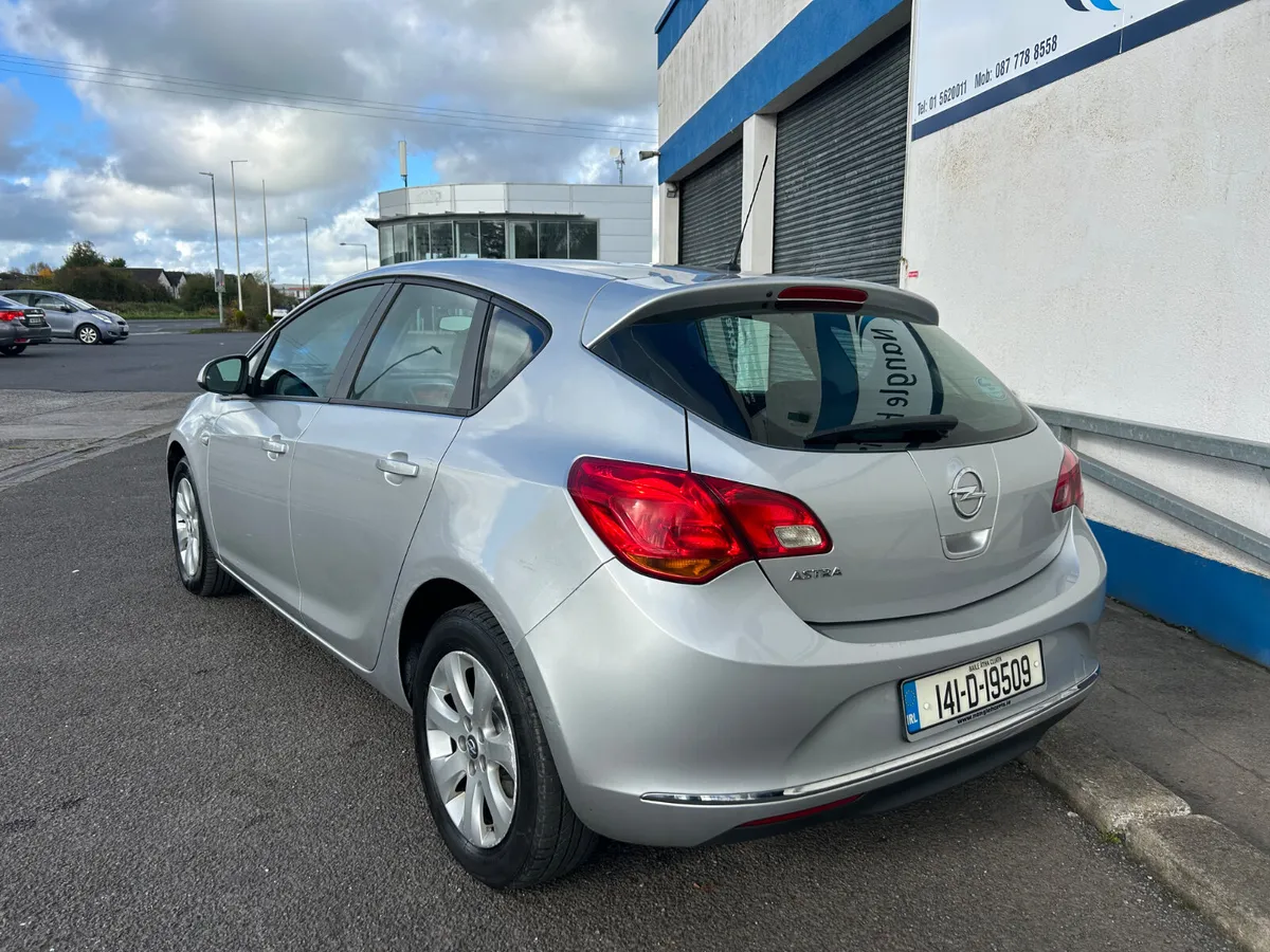 Opel Astra 2014 - Image 3