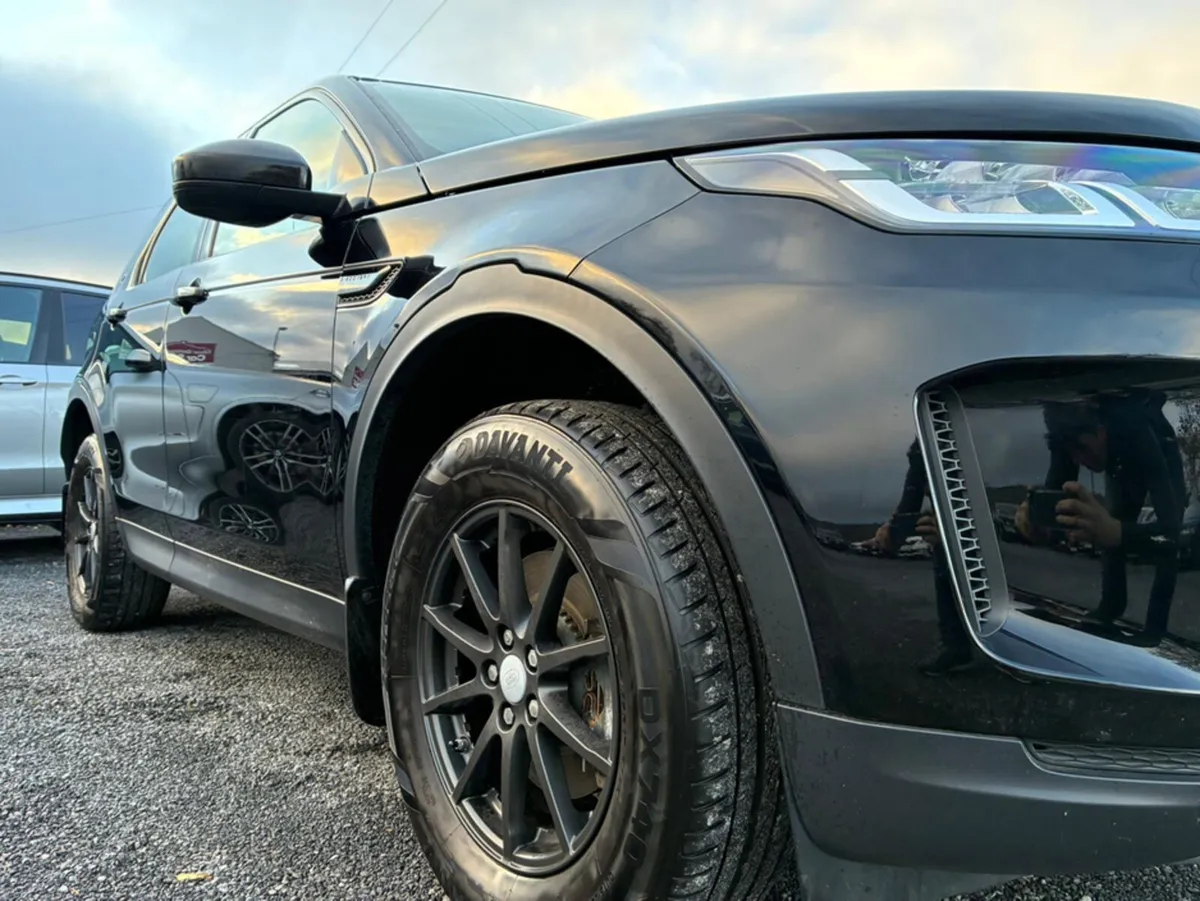 Land Rover Discovery Sport (NEW MODEL) 2.0 D4E AUT - Image 4