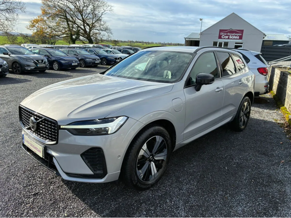Volvo XC60 T6 PHEV PLUS DARK AWD AUTO - Image 4