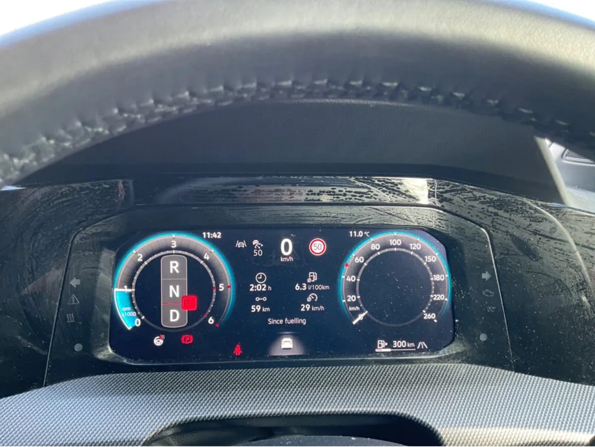 Volkswagen Golf R-LINE 2.0 TDI 150HP 5DR - Image 2