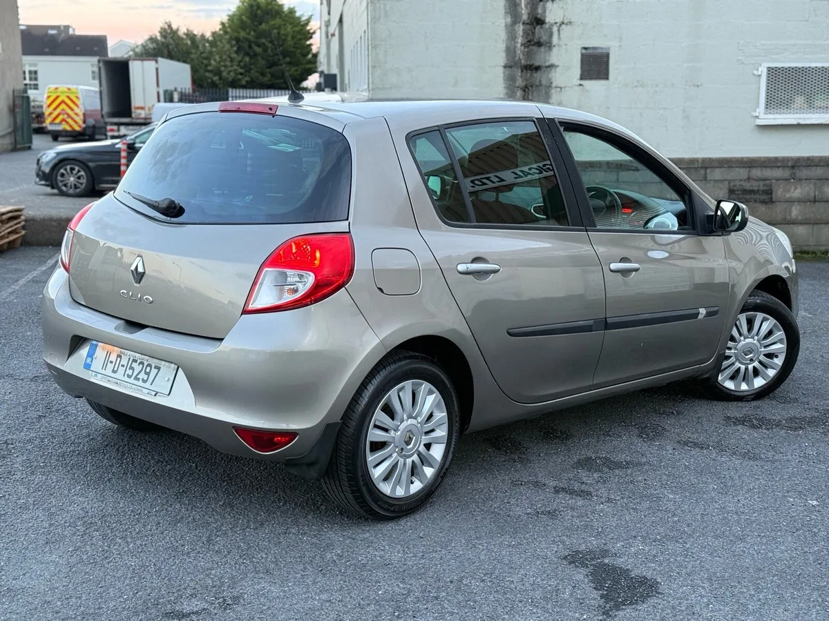 11 Clio New Nct 1 owner low km - Image 2