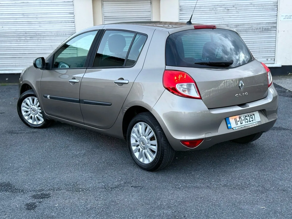 11 Clio New Nct 1 owner low km - Image 4
