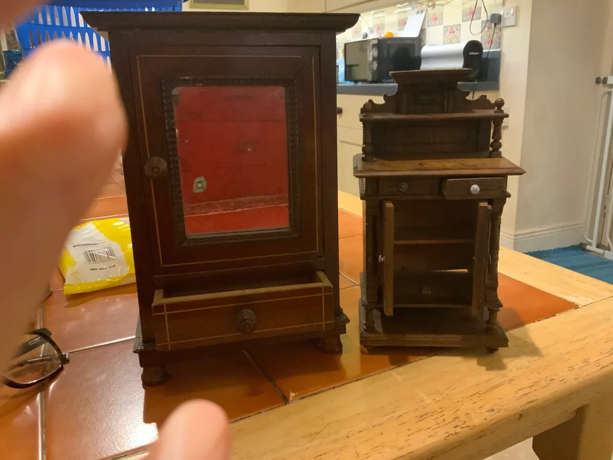 Dolls house furniture - Image 1