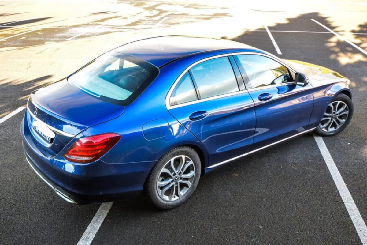 182 Mercedes Benz C220d - Image 2