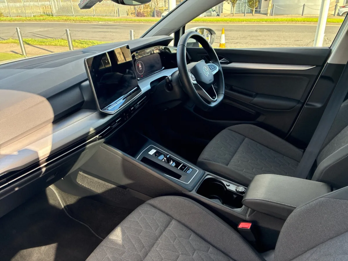 Volkswagen Golf EDITION 75 1.5 MHEV 116HP - Image 3