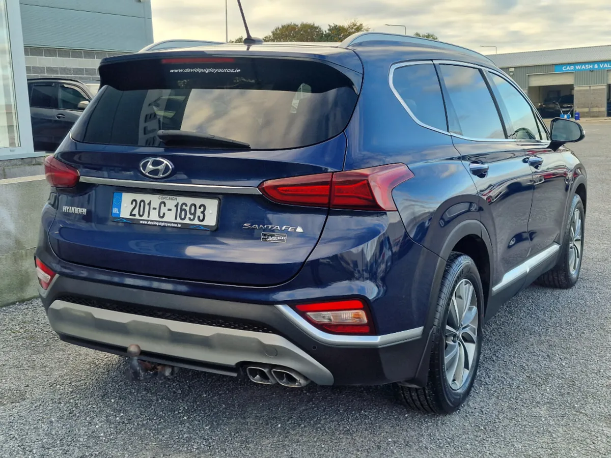Hyundai Santa Fe 2WD Executive Plus 7 SEATS 5DR - Image 3