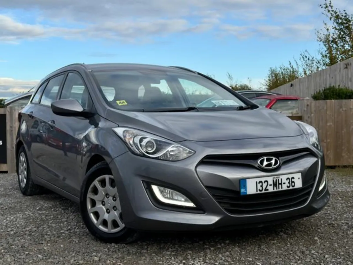 Hyundai i30 Tourer Classic 4DR *1 Owner Irish Car* - Image 4