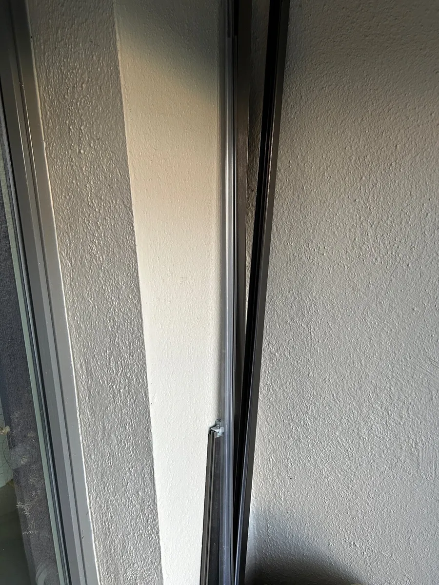 Shower screen and sliding door - Image 4