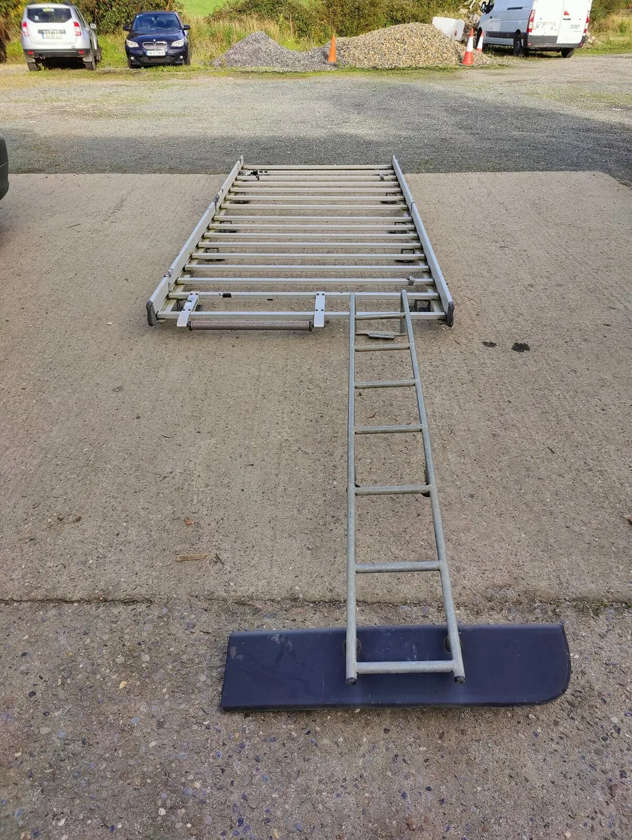 Roof rack with ladder - Image 1