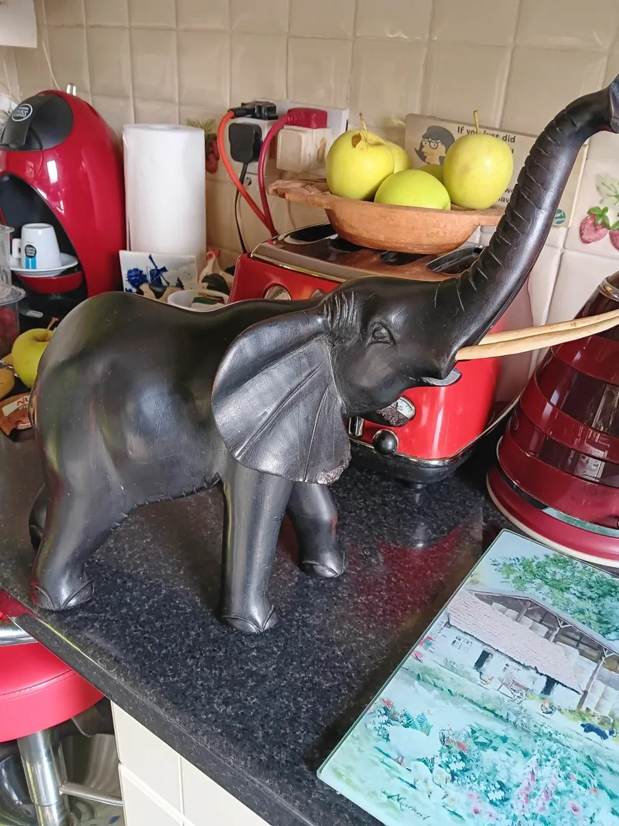 Vintage ebony elephant - Image 3