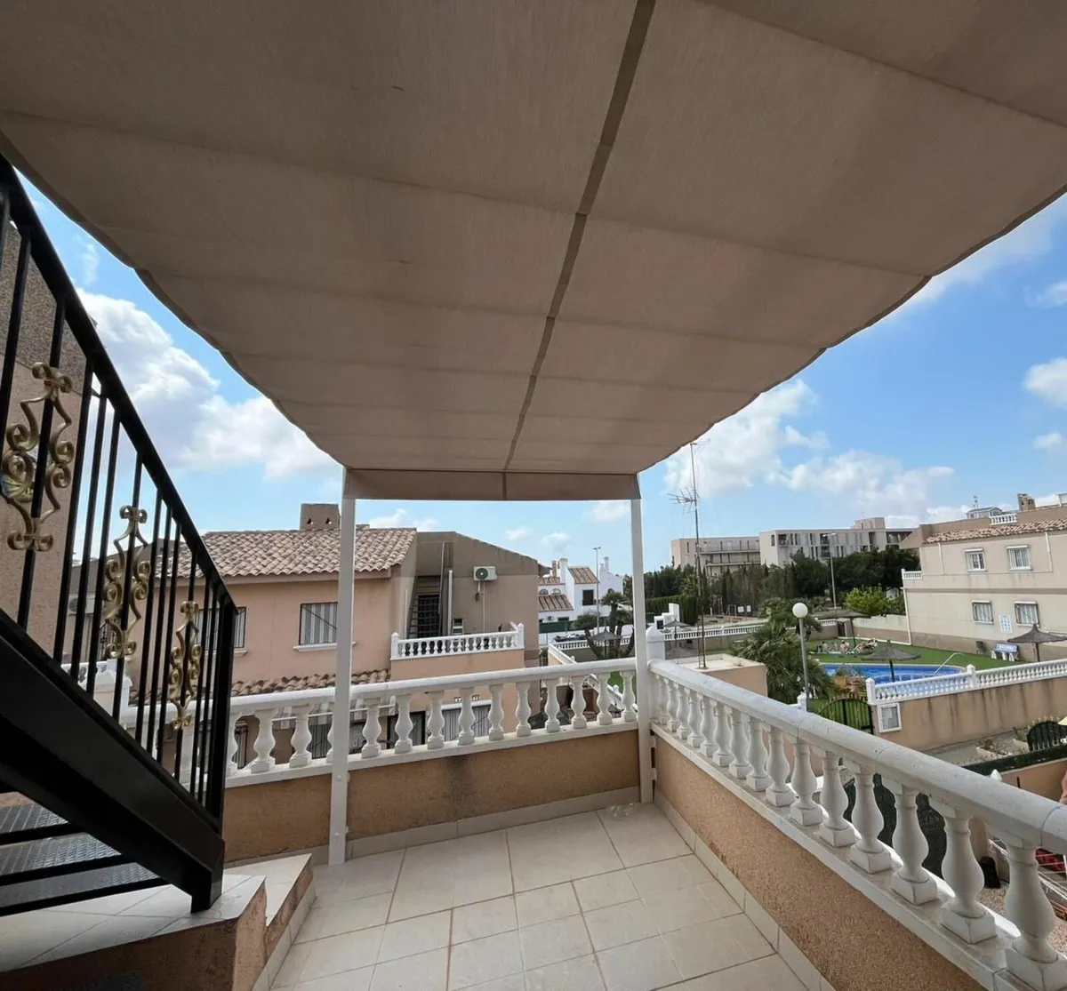 3 B/r House with pool view in Villamartin - Image 4