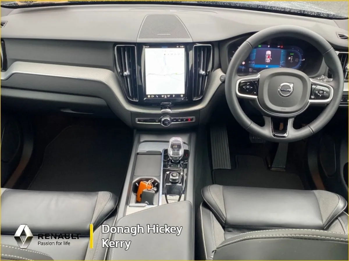 Volvo XC60 T6 AWD Phev Plus Dark - Image 2
