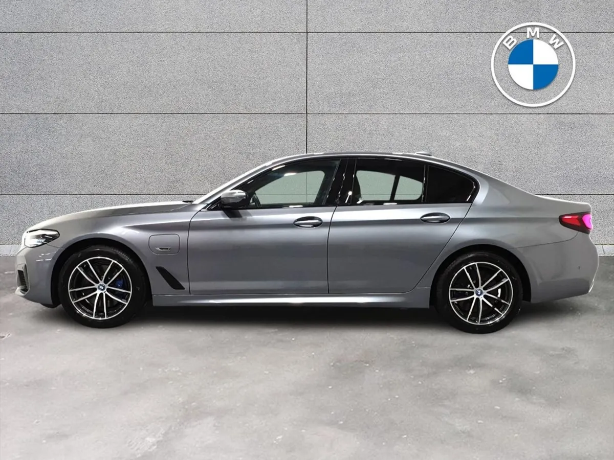 BMW 5 Series 530e M Sport Saloon - Image 4
