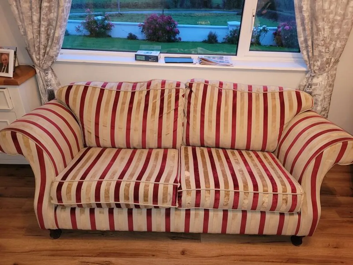 Comfortable 3 Piece suite & 2 Armchairs for sale - Image 1
