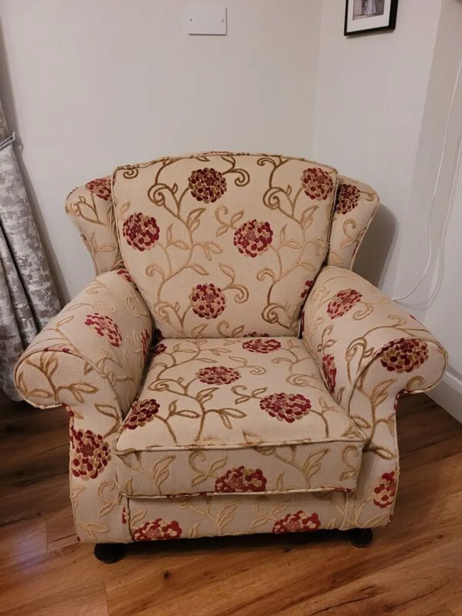 Comfortable 3 Piece suite & 2 Armchairs for sale - Image 2