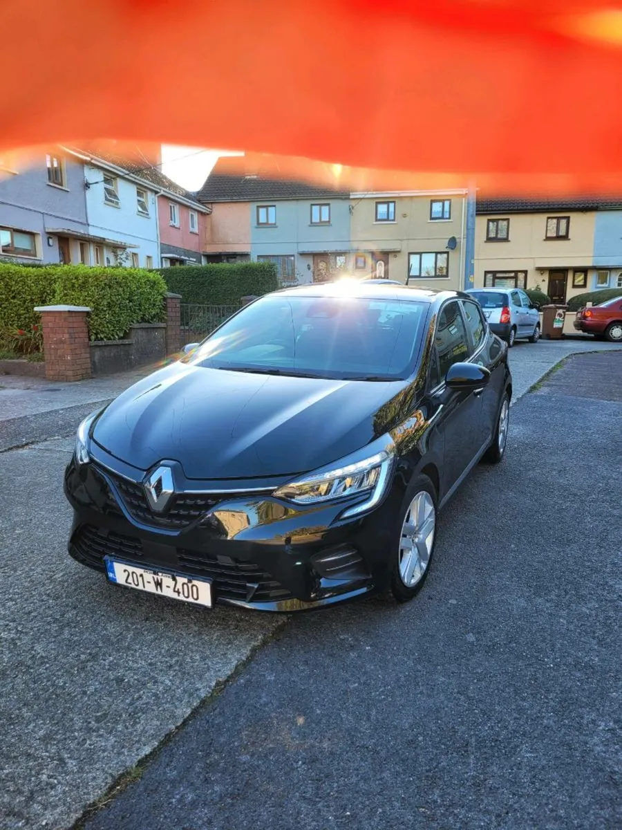 Renault Clio Dynamic 1l 23k kilometers - Image 1