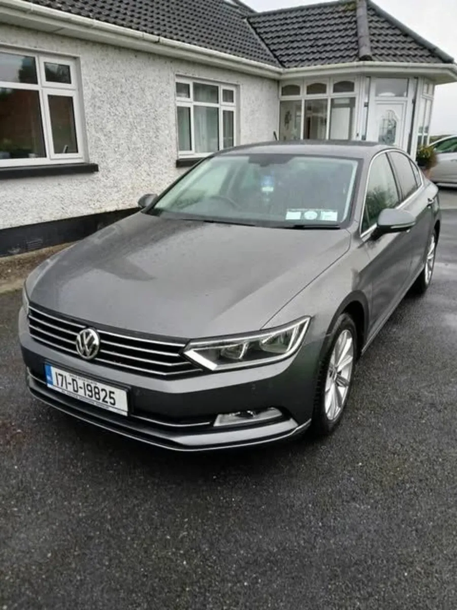 Volkswagen Passat 2017 - Image 2
