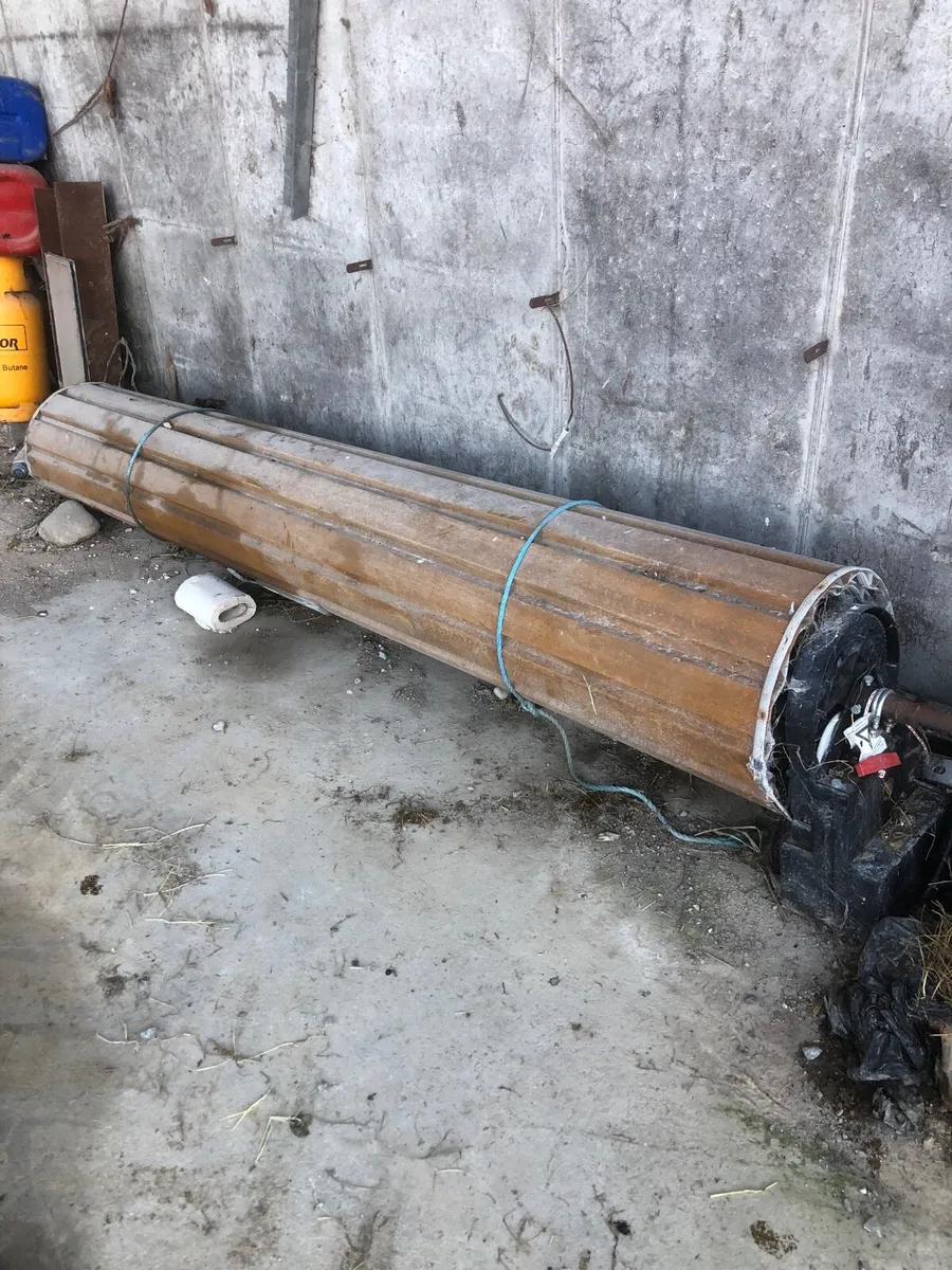 Garage roller door - Image 1