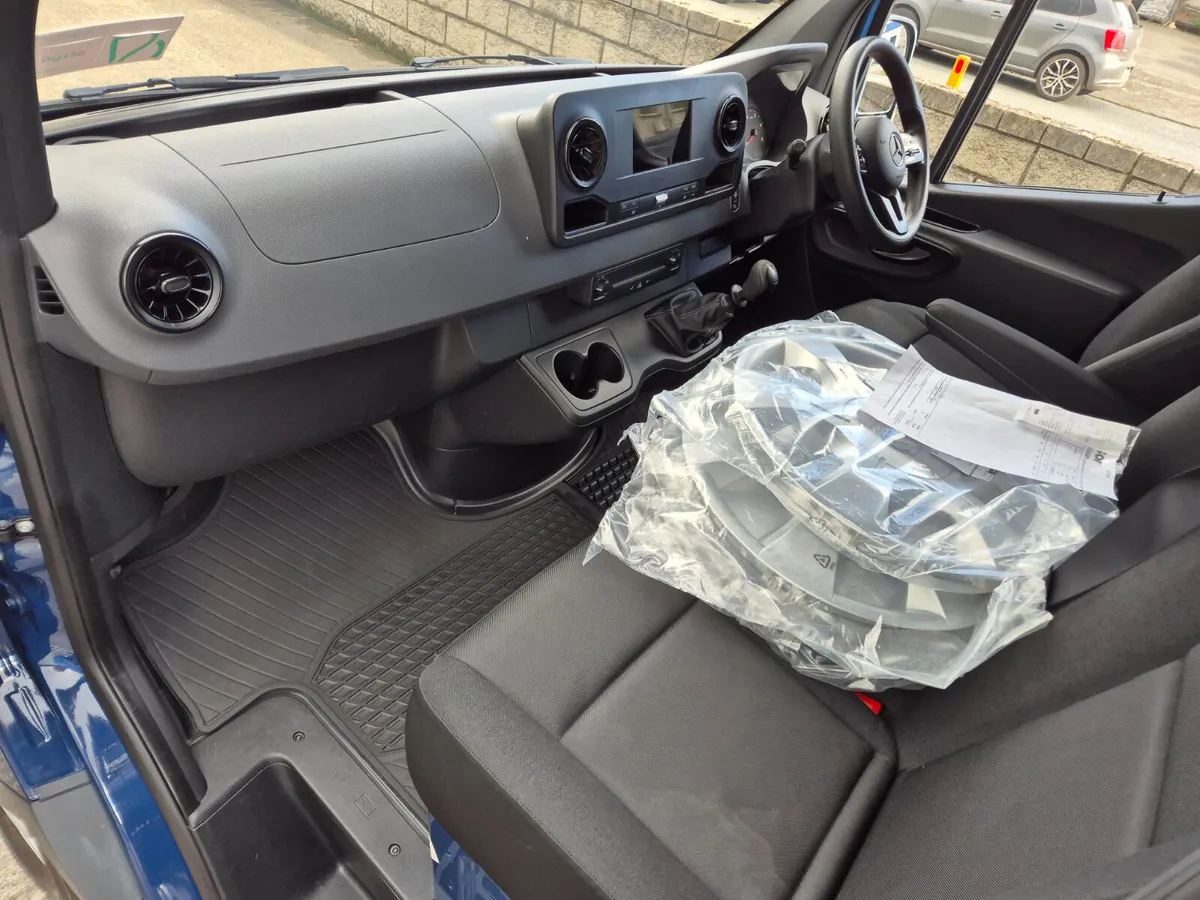 2021 Mercedes Sprinter 314 Mwb low kms - Image 3