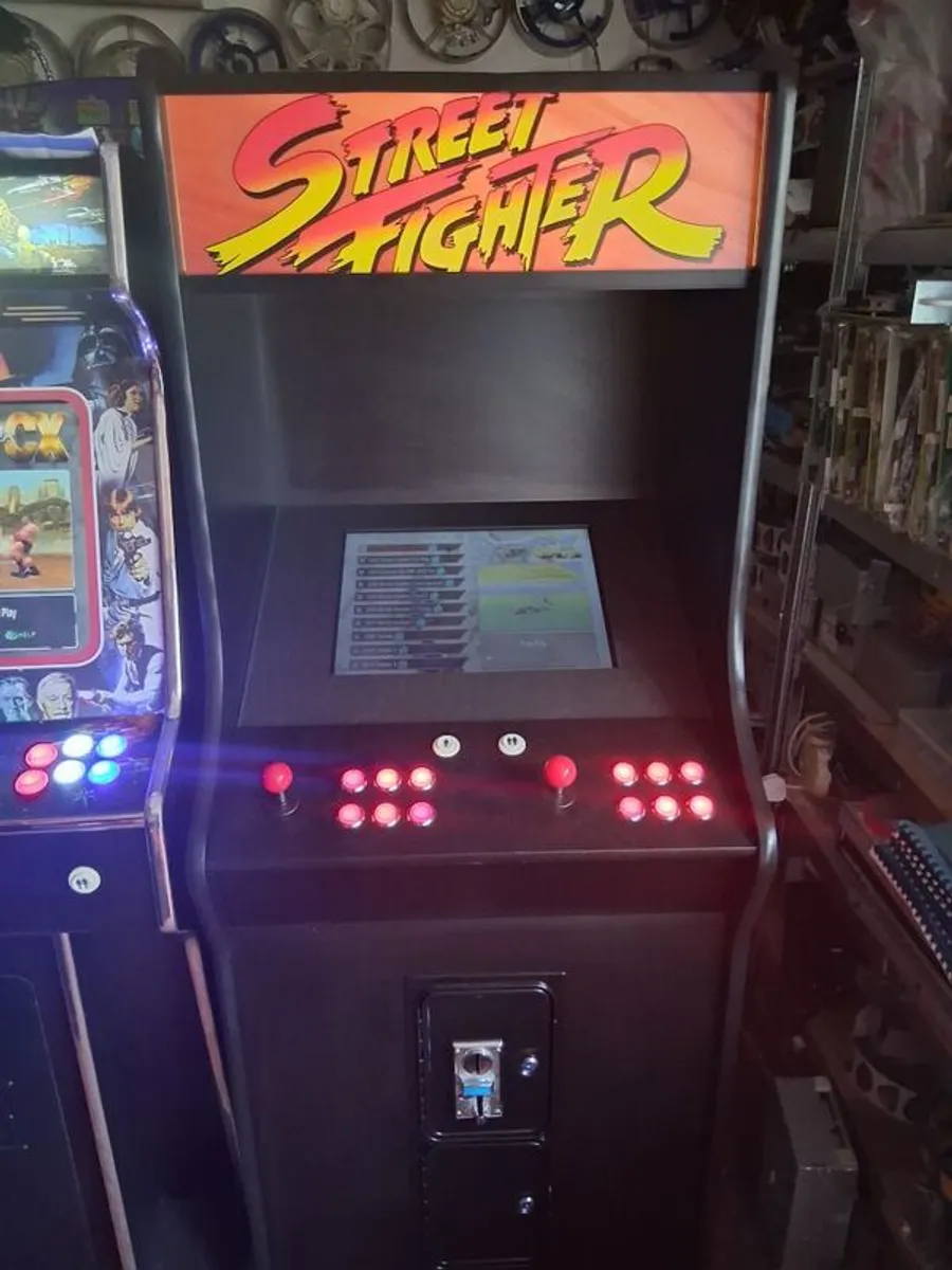 Arcade Machine - Image 1