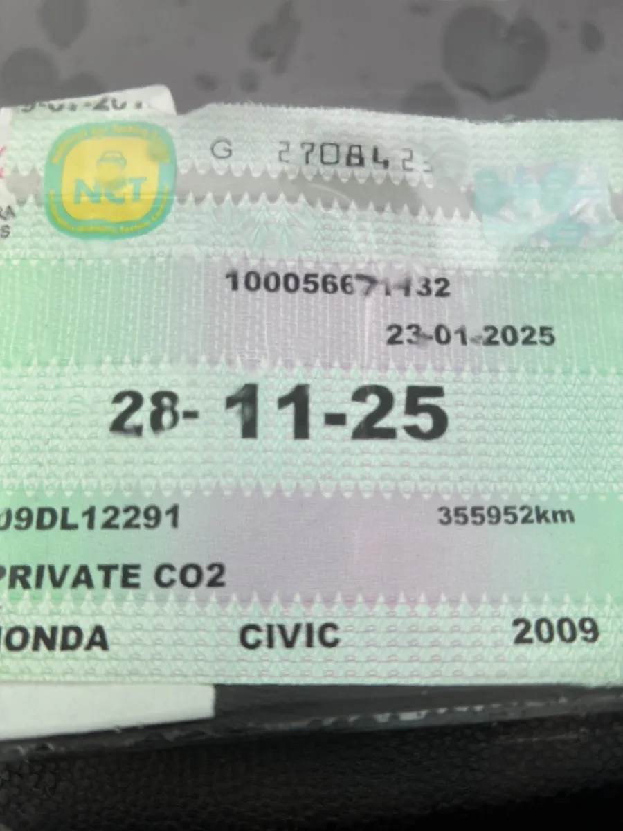 Honda Civic 2009 - Image 2