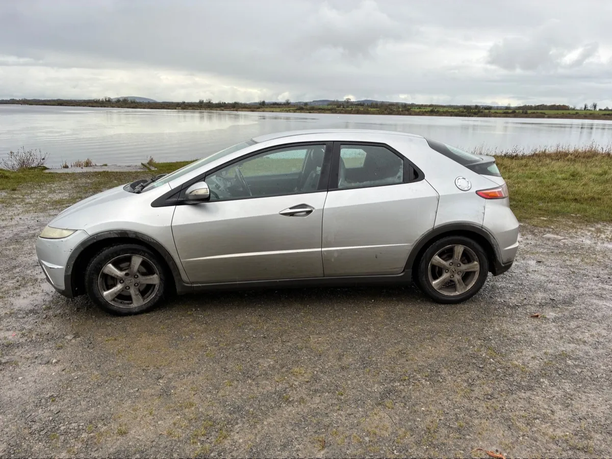 Honda Civic 2009 - Image 3
