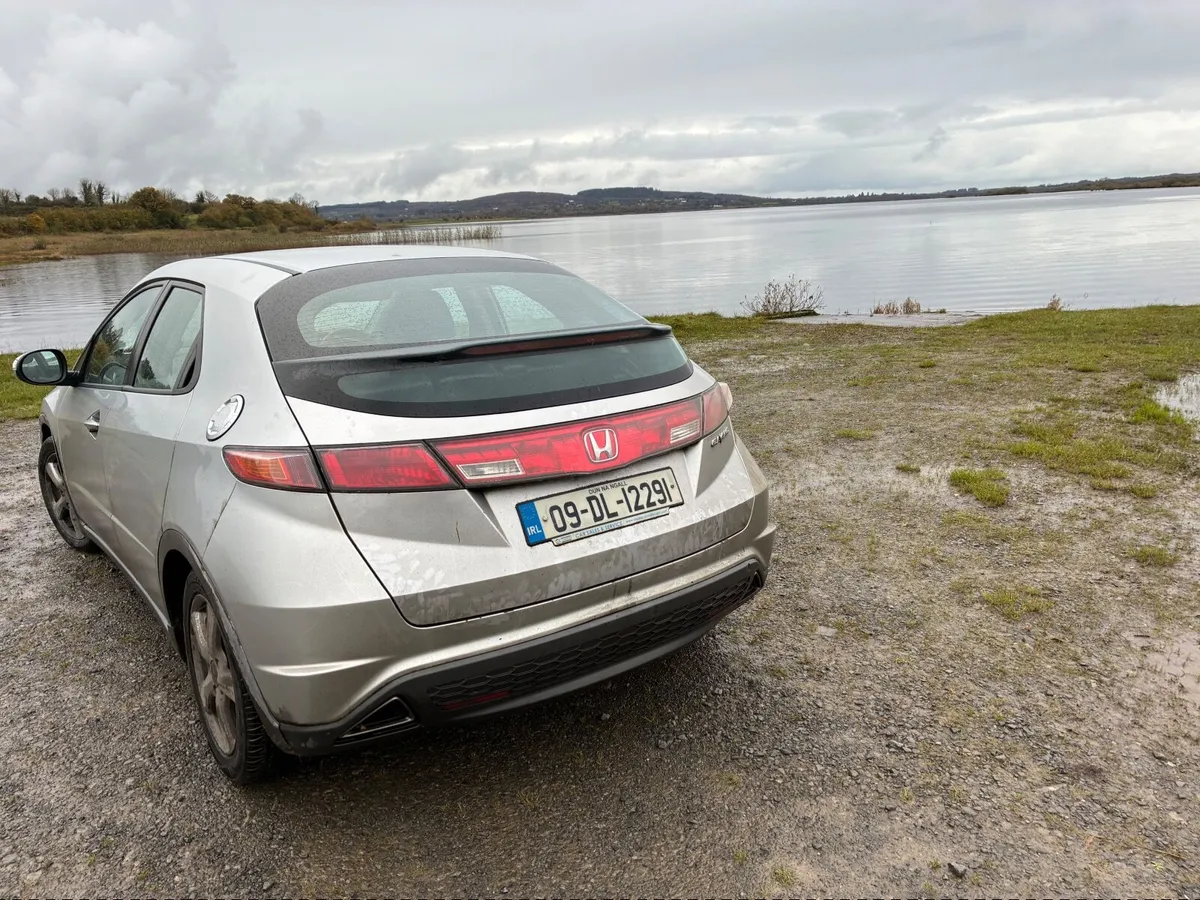 Honda Civic 2009 - Image 1