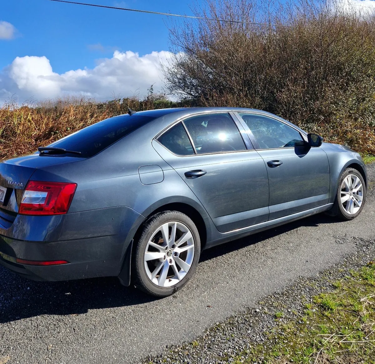 Skoda Octavia 2017 - Image 2