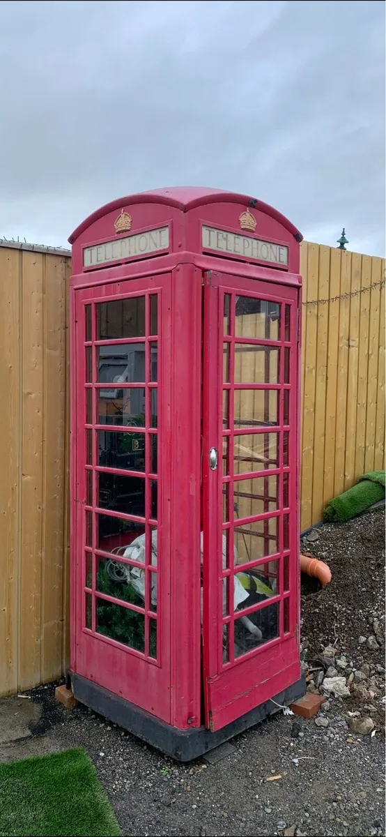 Telephone box - Image 1