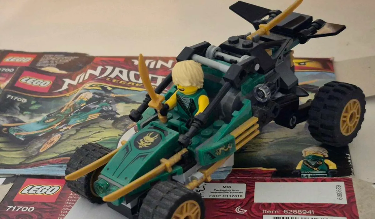 Lego Ninjago Green Guy (Lloyd) - Image 1