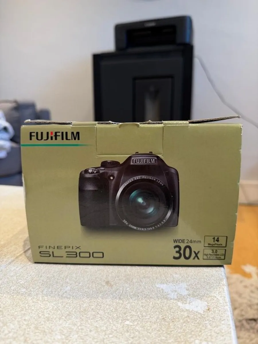 Fujifilm Finepix SL300 - Image 1