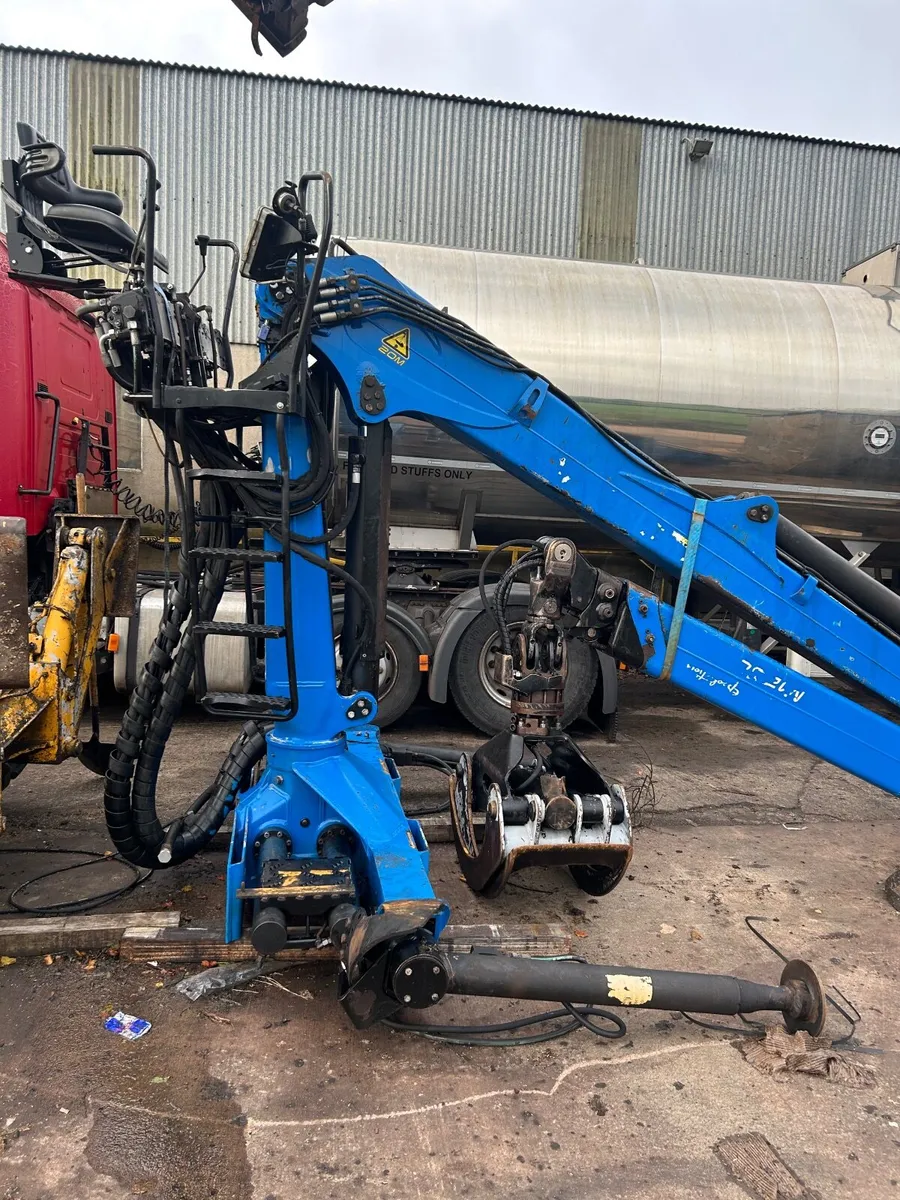 Timber Crane - Image 3
