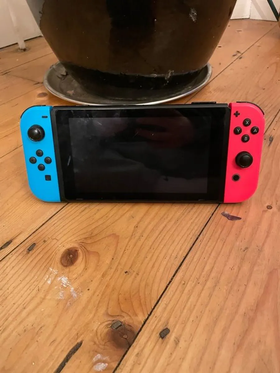 Nintendo Switch Bundle - Image 3