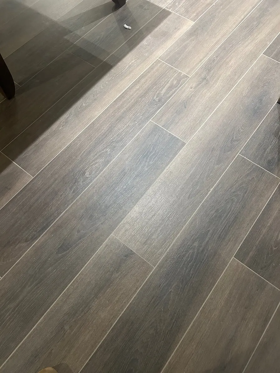 Tiles/grout/adhesive - Image 1