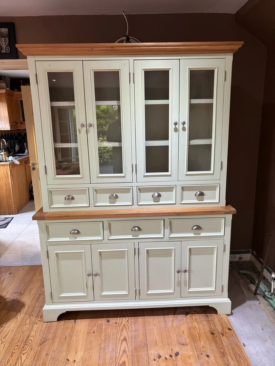 Kitchen display unit and storage - Image 1
