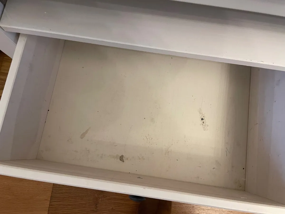 TV Unit - Image 1