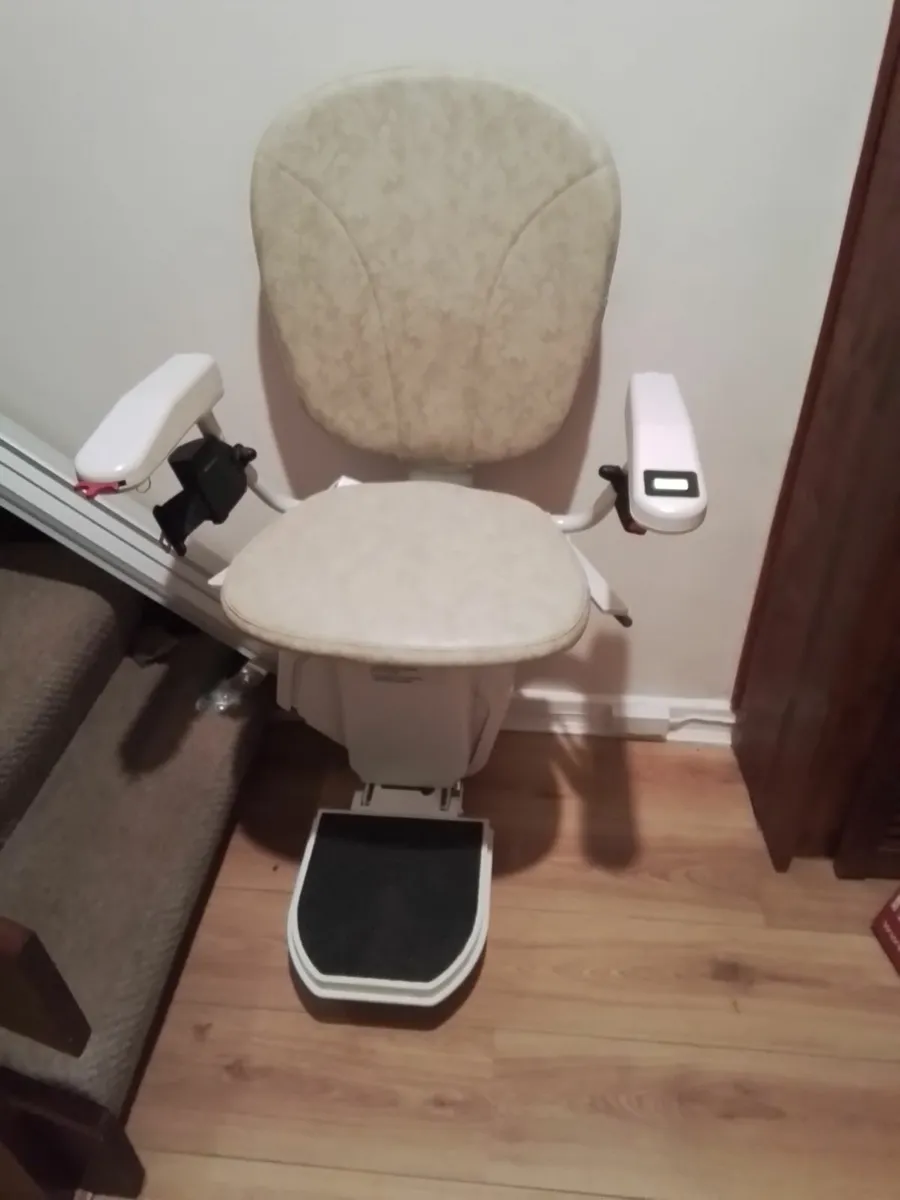 STAIR LIFT - Image 2