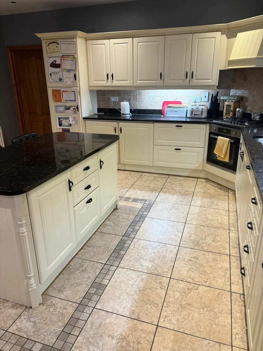 Kitchen - Image 2