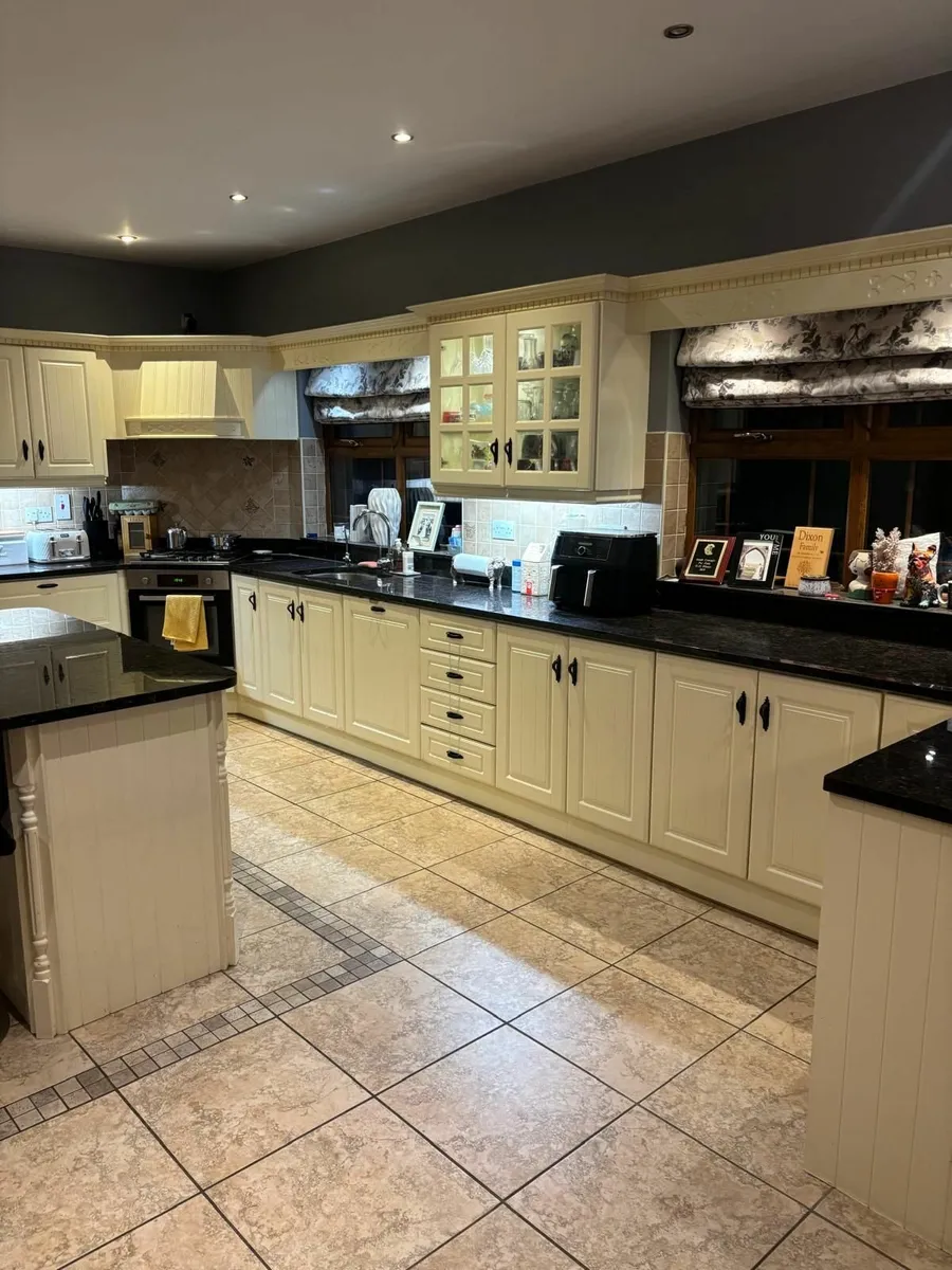 Kitchen - Image 3