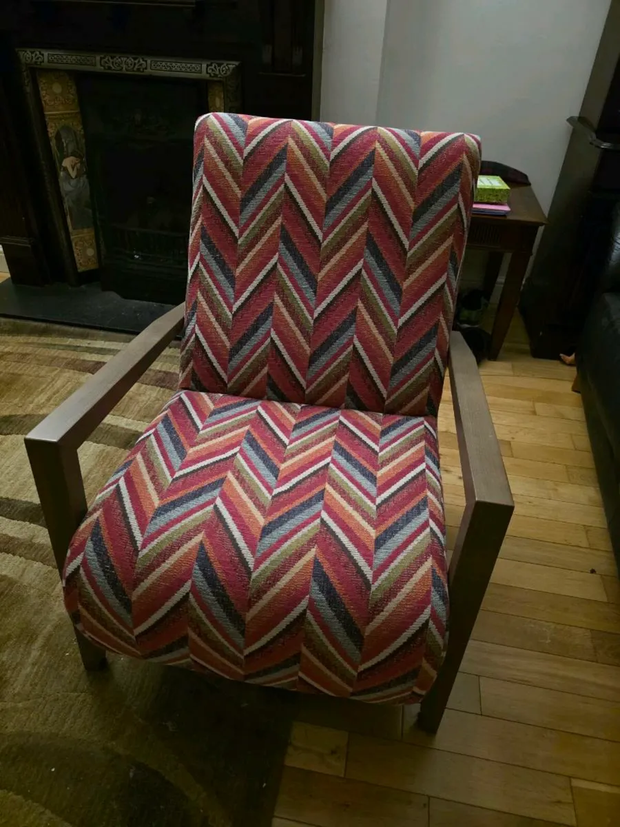 Modern Arm Chair - excellent condition - Image 1