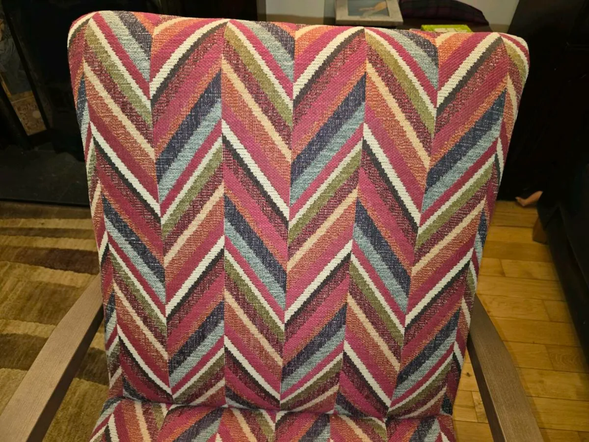 Modern Arm Chair - excellent condition - Image 4