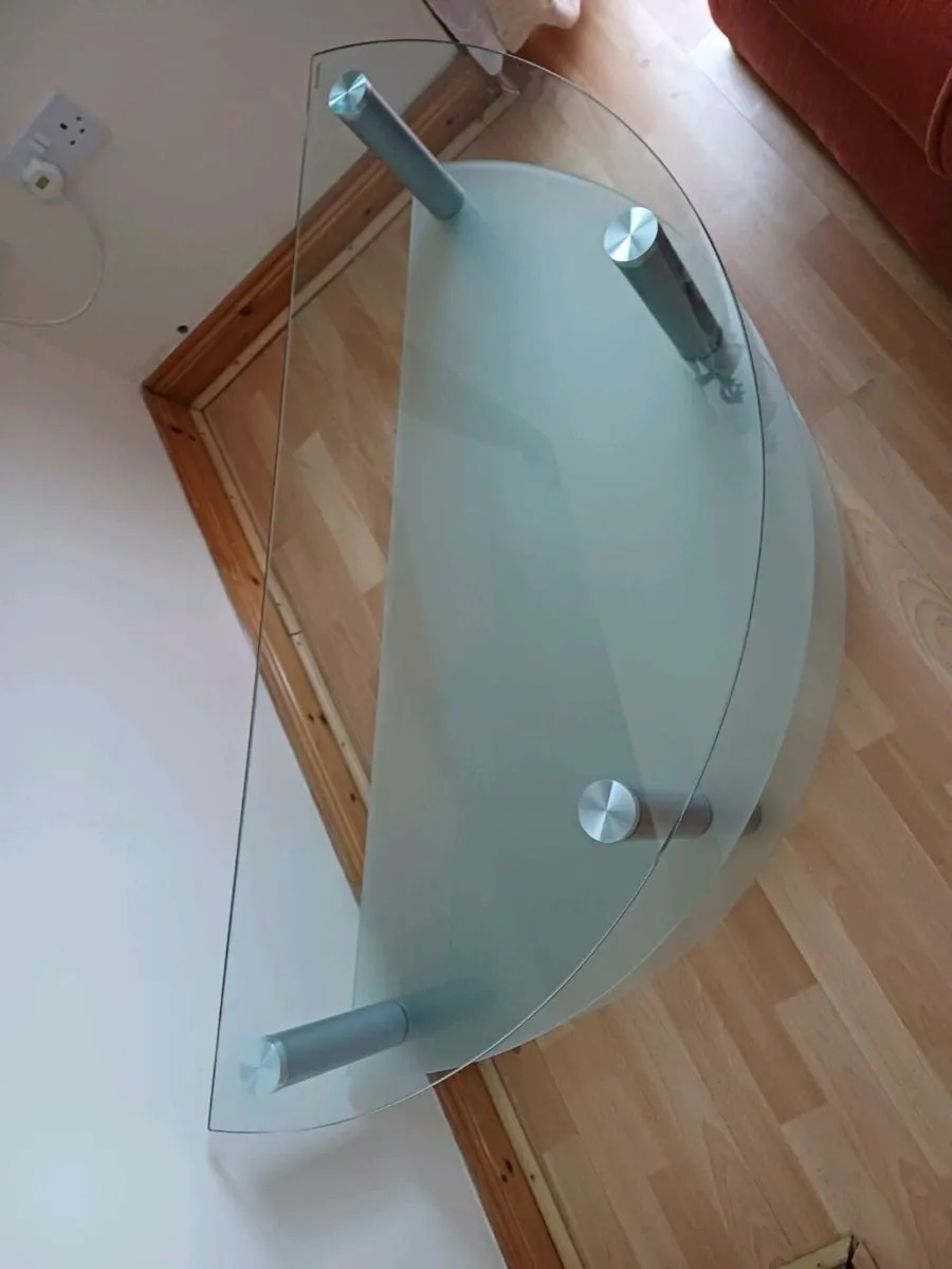 Glass table - Image 2