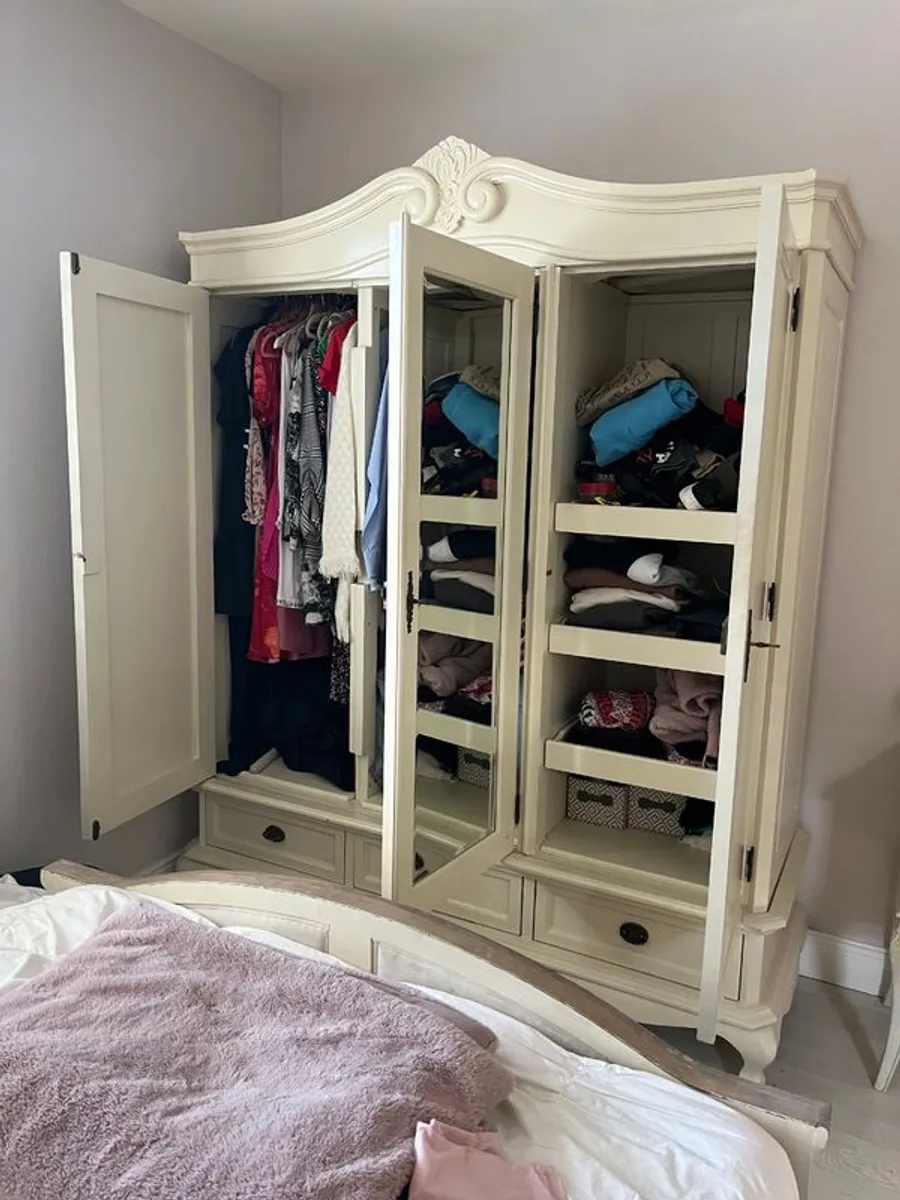 Large Wardrobe - Image 3