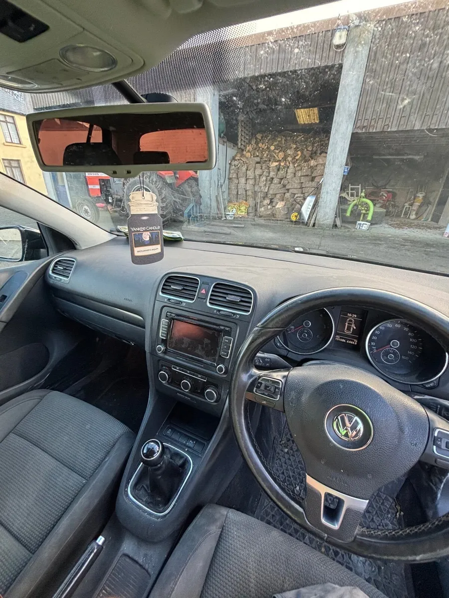 Volkswagen Golf 2012 - Image 2