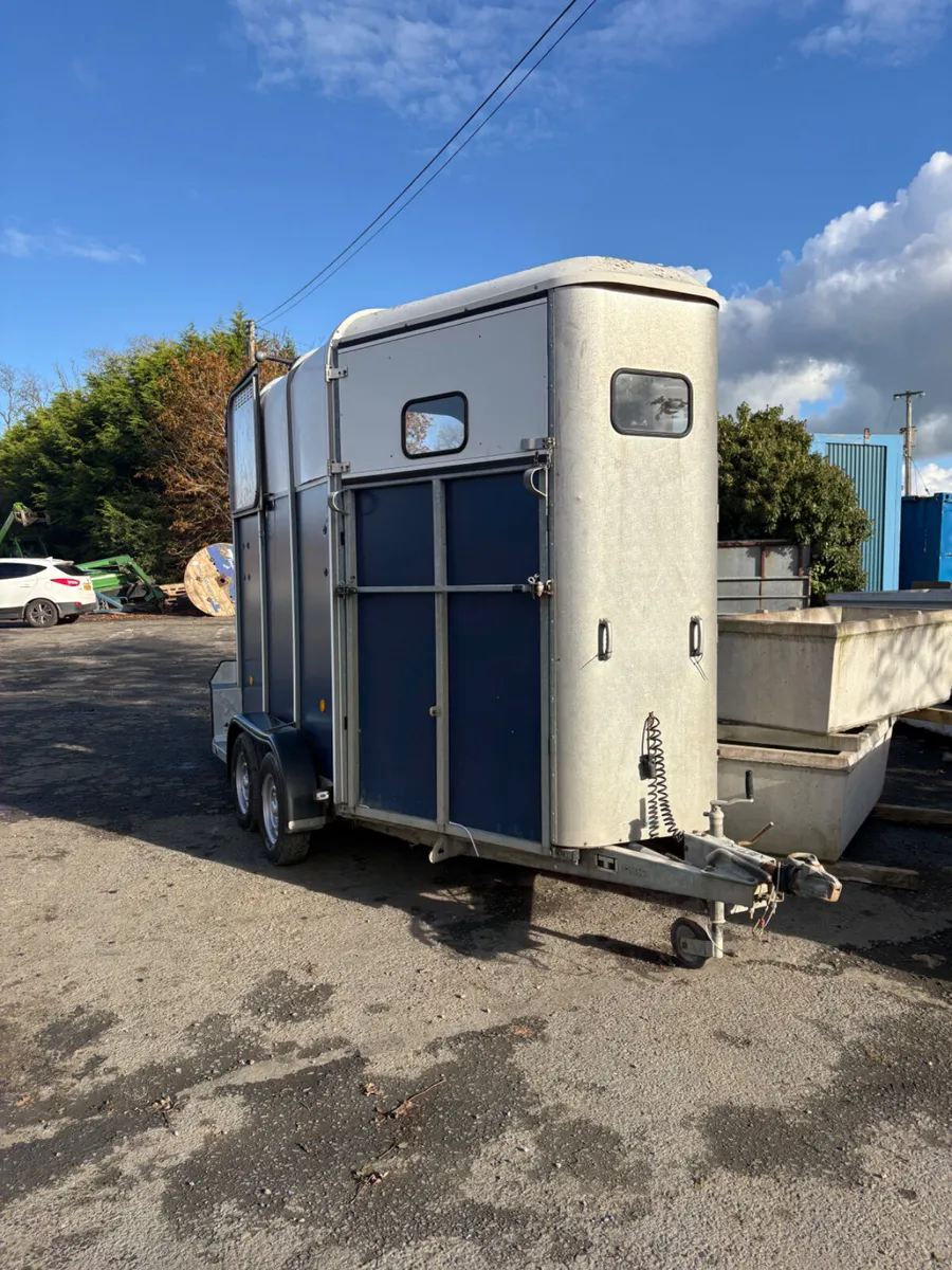 Ifor Williams blue 510 horse box