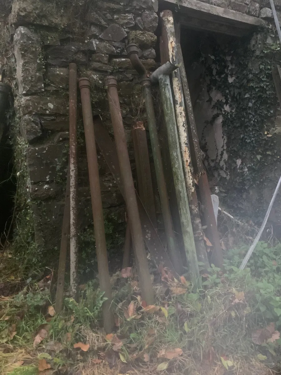 Roof tiles, cast iron gutters, fencing posts - Image 1