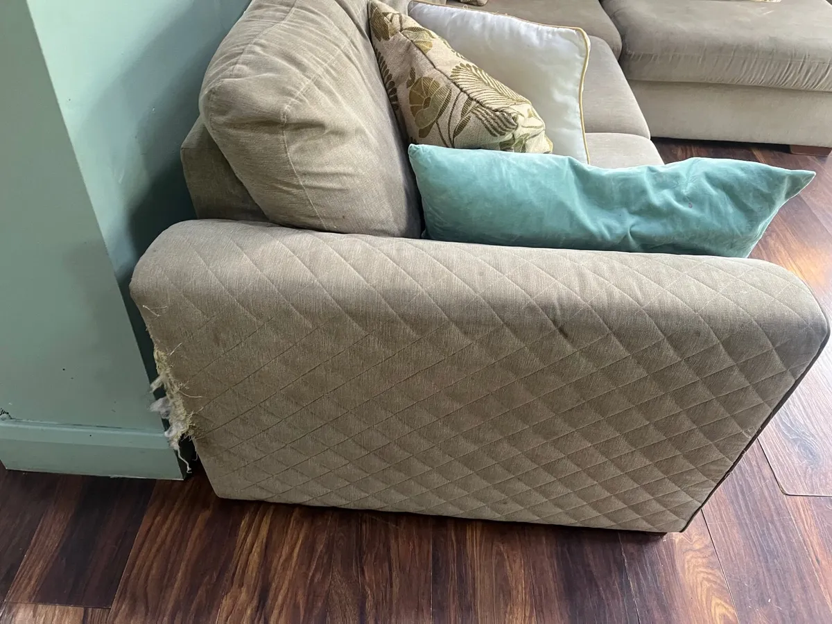 Couch - Image 2