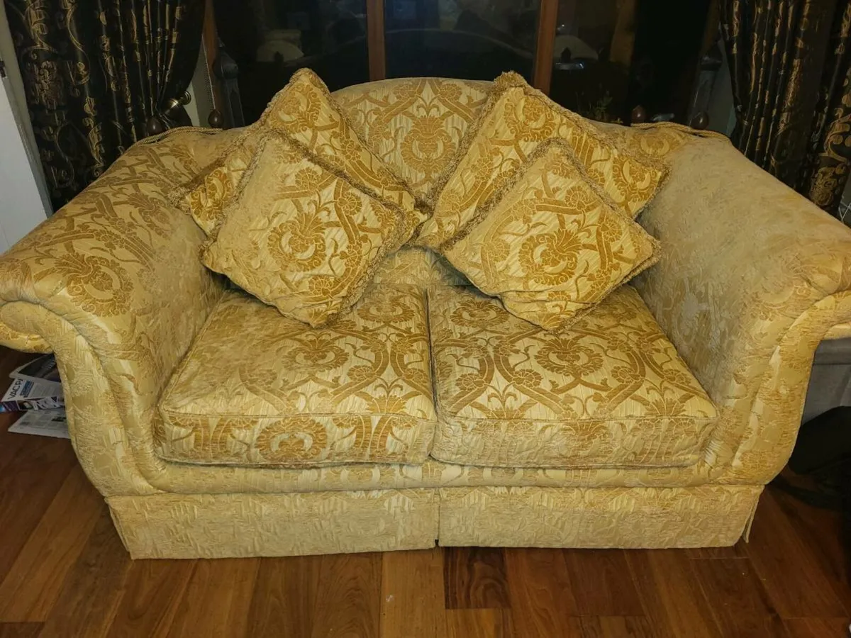 Elegant Suite of Furniture - Image 2