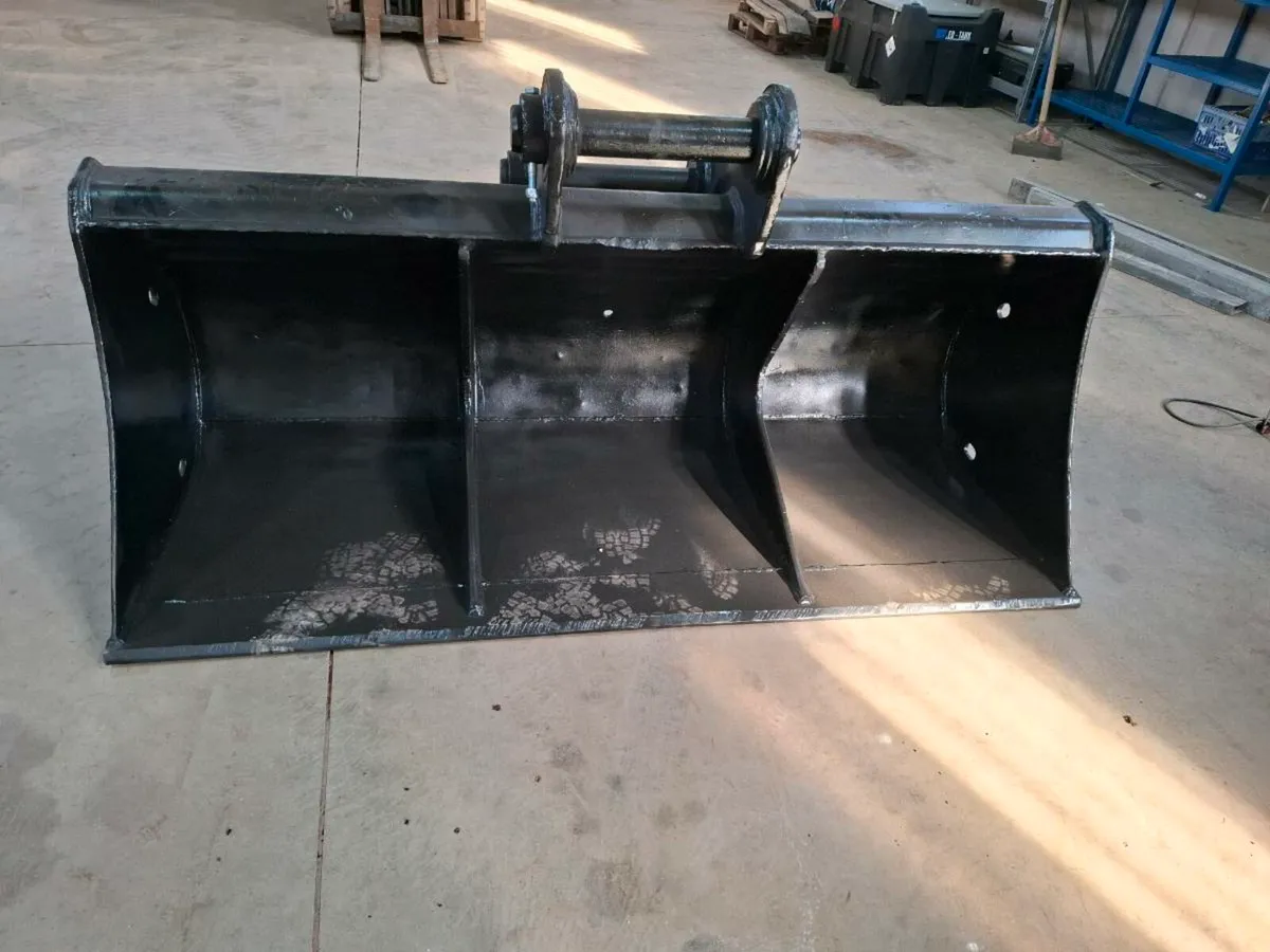Digger bucket - Image 1