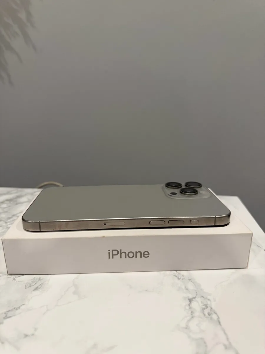 iPhone 15 Pro Max - Image 2
